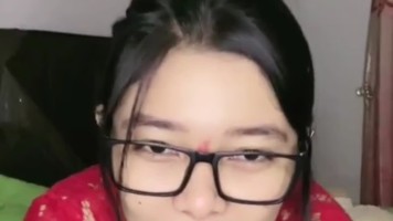 Ica Kane Toge Baik Hati Telanjang Dada Lingerie Merah