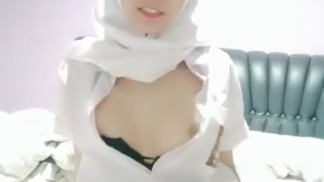 Jeslyn Pake Seragam Jilbab SMA Bercumbu Dengan Ayangnya 28 Menit