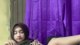 Lauraa Pulang Sekolah saat Rumah Sepi